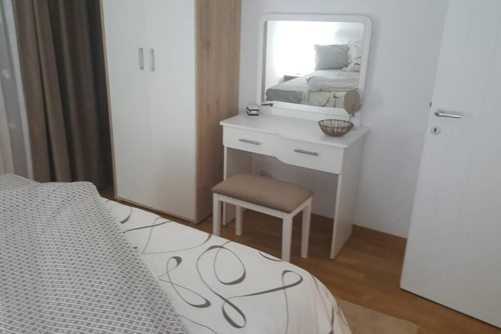 Fantasy Apartment Тузла Екстериор снимка