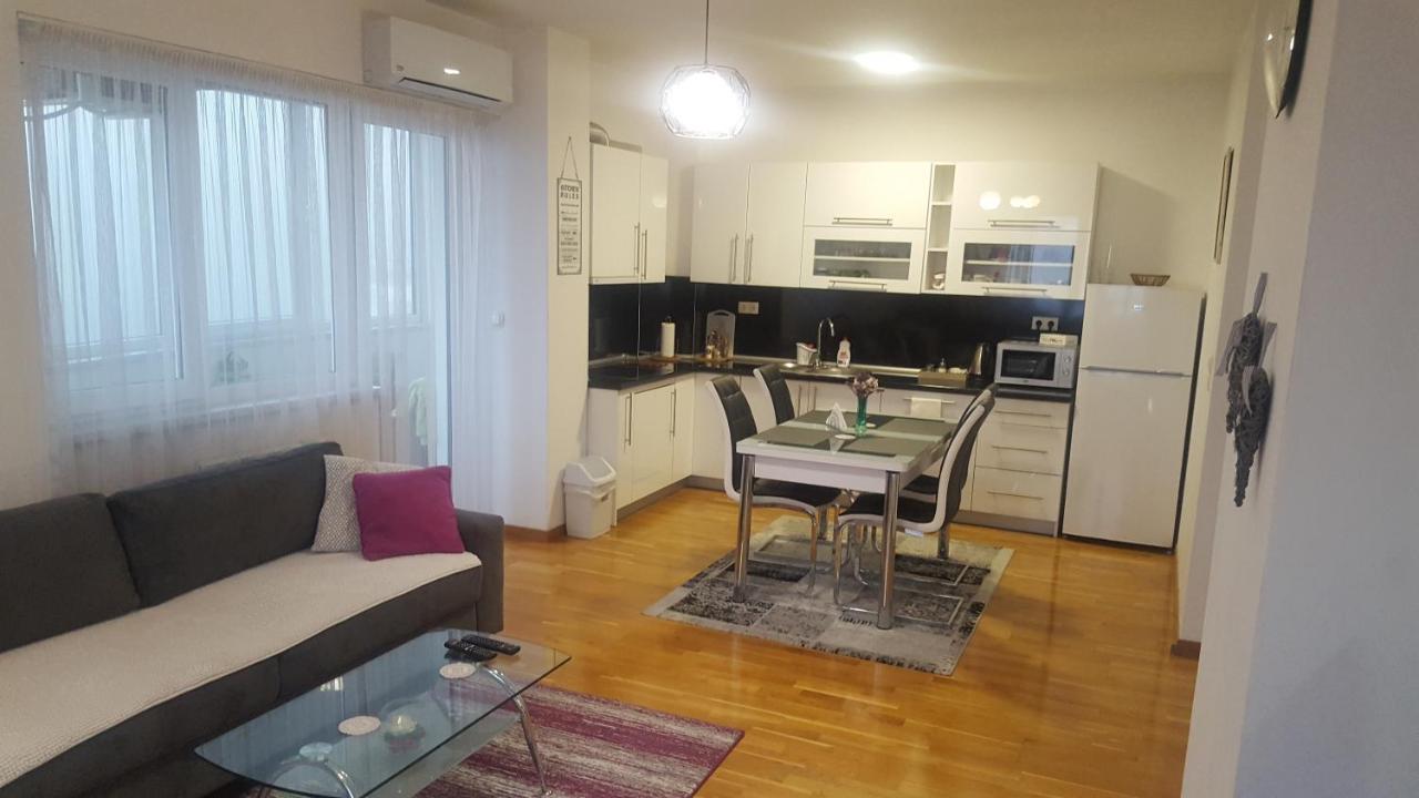 Fantasy Apartment Тузла Екстериор снимка